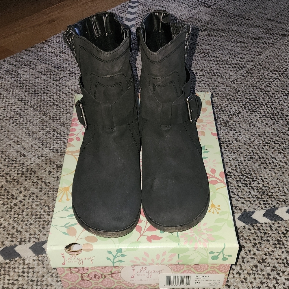 Black Ankle Boots by Jellypop